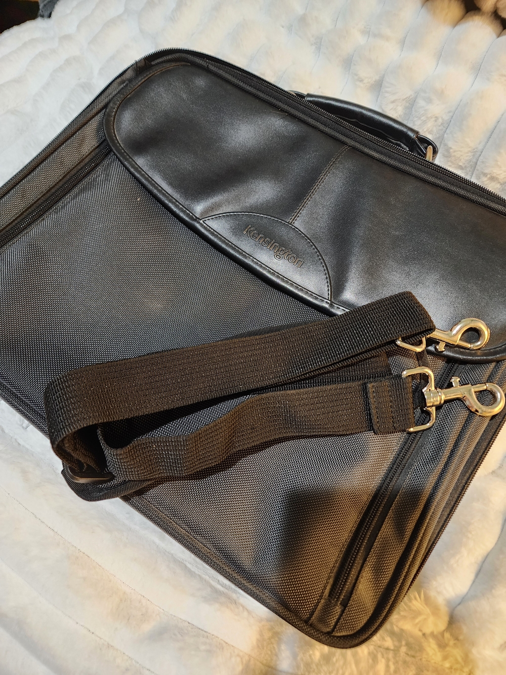 Kensington Laptop Case--black